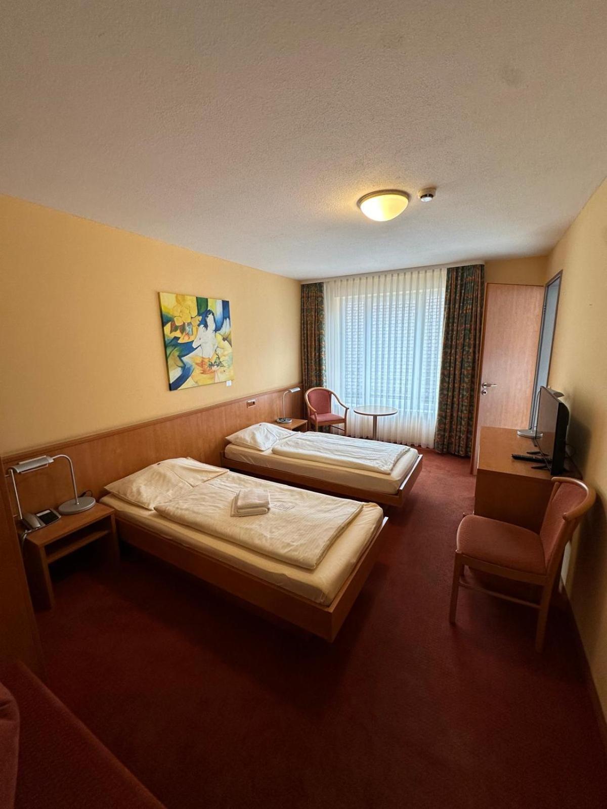 Gasthaus - Hotel Neue Post Meitingen Eksteriør bilde