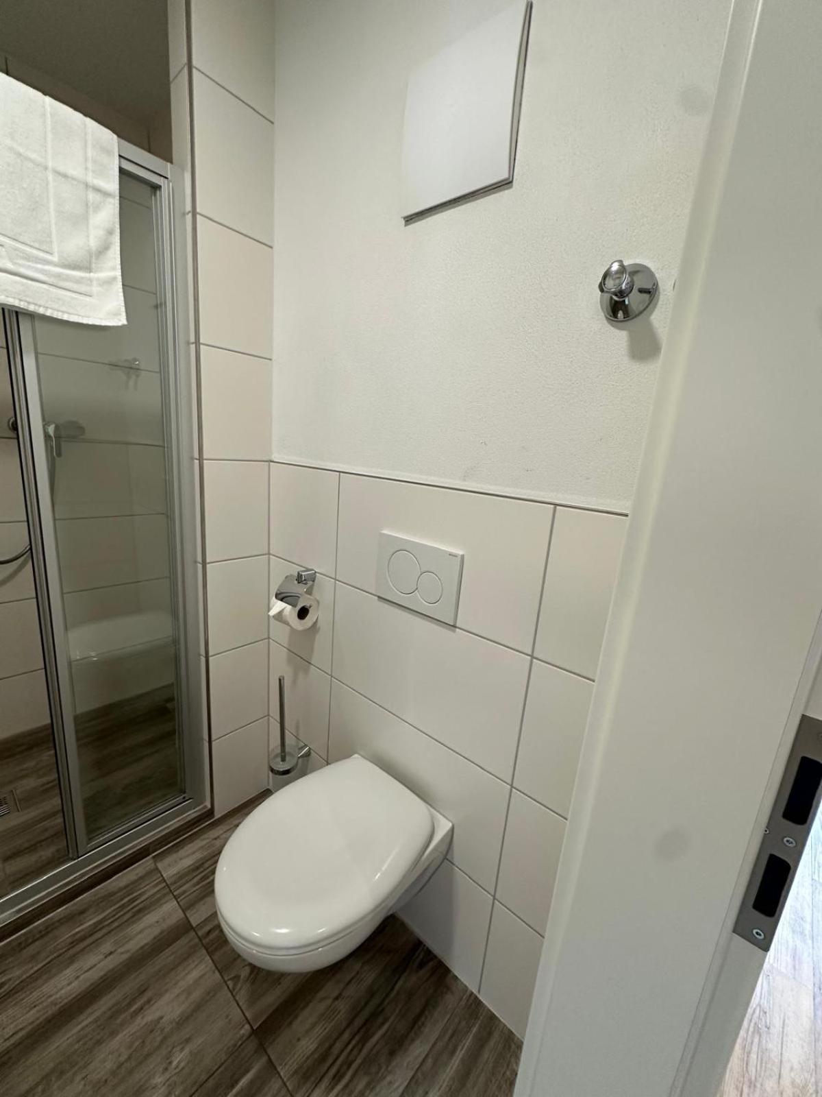 Gasthaus - Hotel Neue Post Meitingen Eksteriør bilde