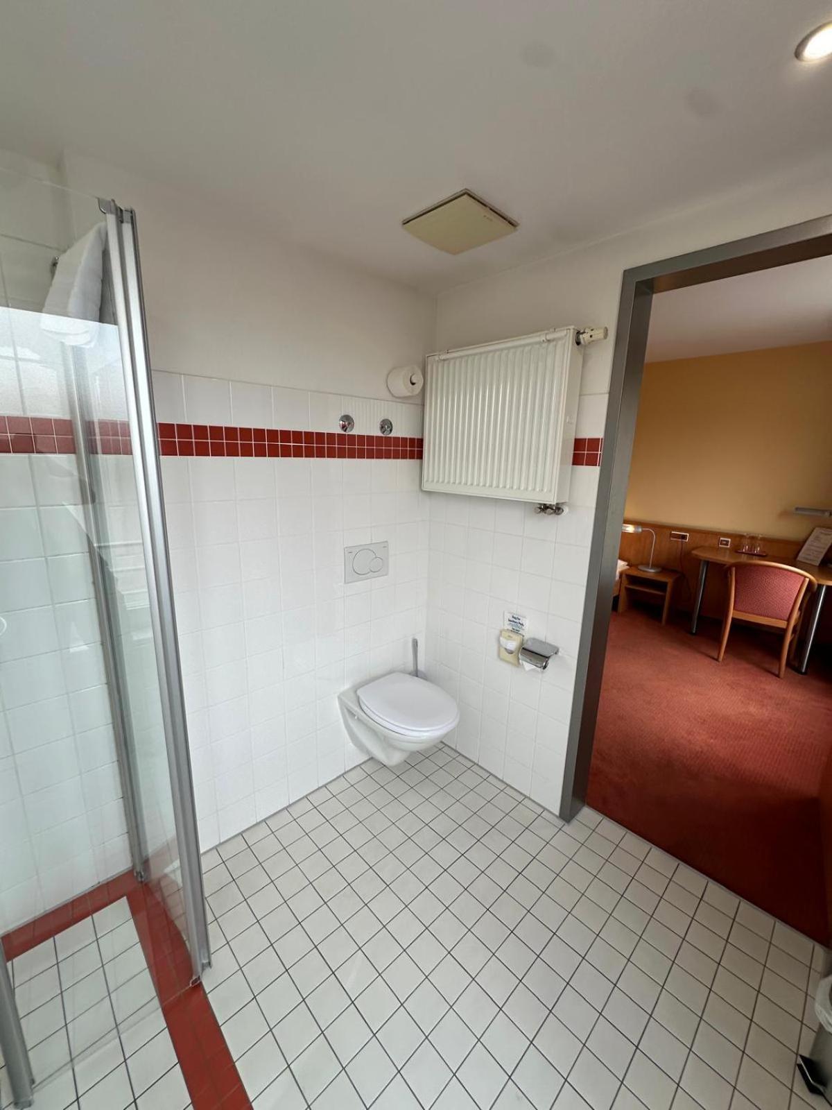 Gasthaus - Hotel Neue Post Meitingen Eksteriør bilde